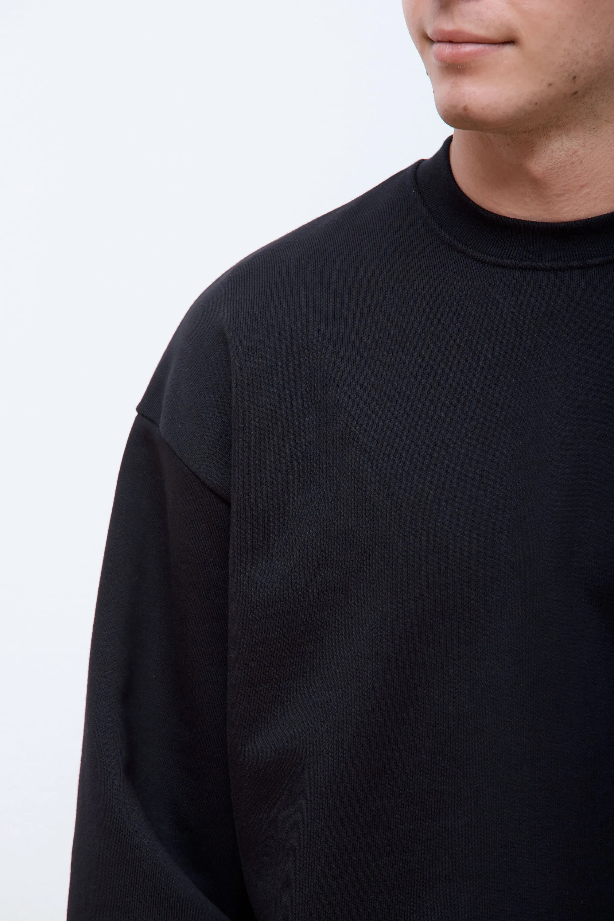 Apeture Jumper Black