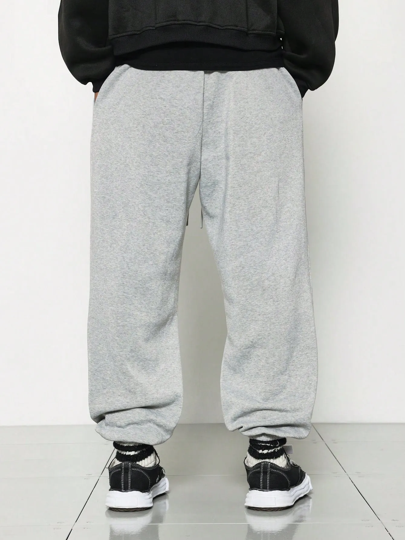 Straight Fit 90's Jogger